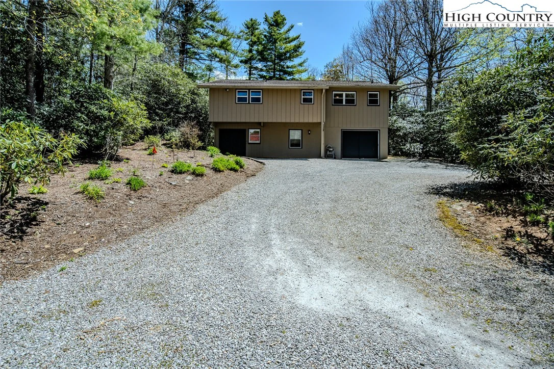 Image number 18 for the current listing
