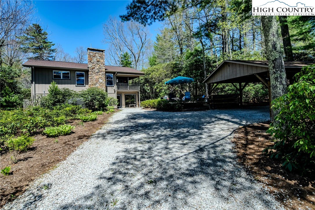 Image number 1 for the current listing