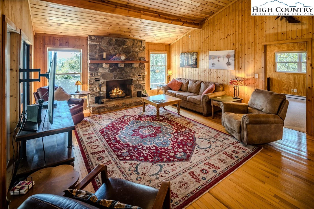 Image number 8 for the current listing
