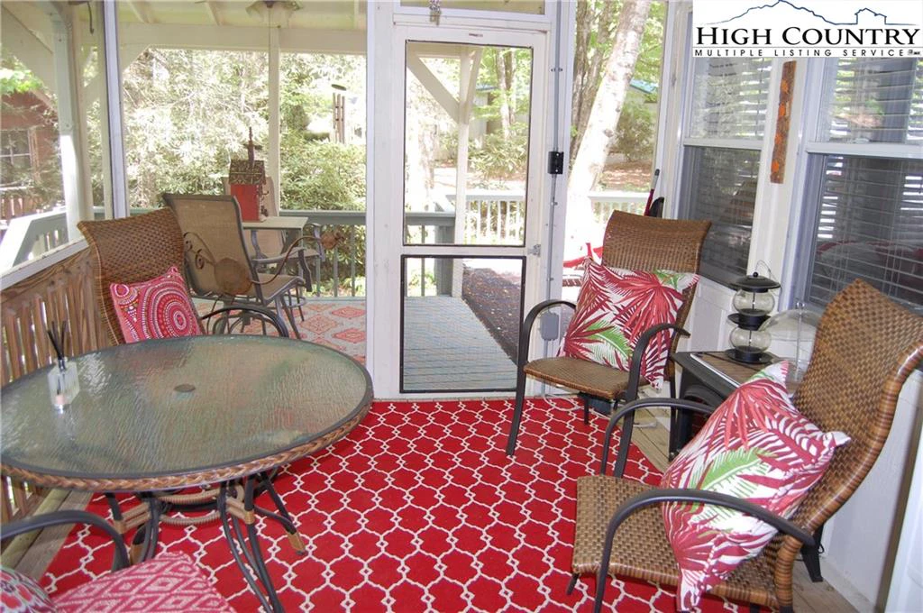 Image number 11 for the current listing