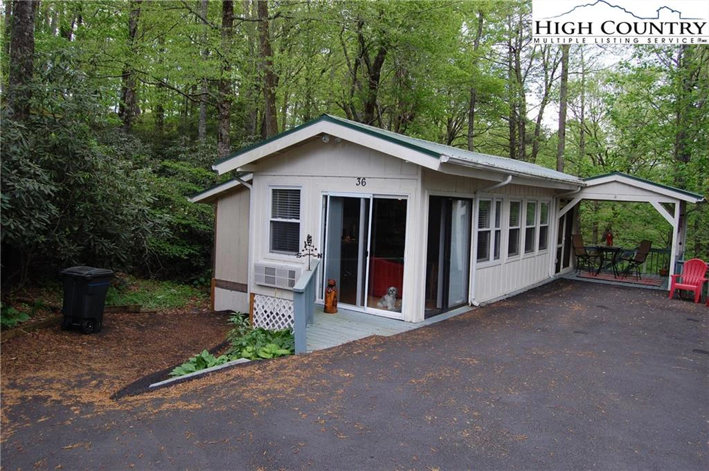 Image number 14 for the current listing