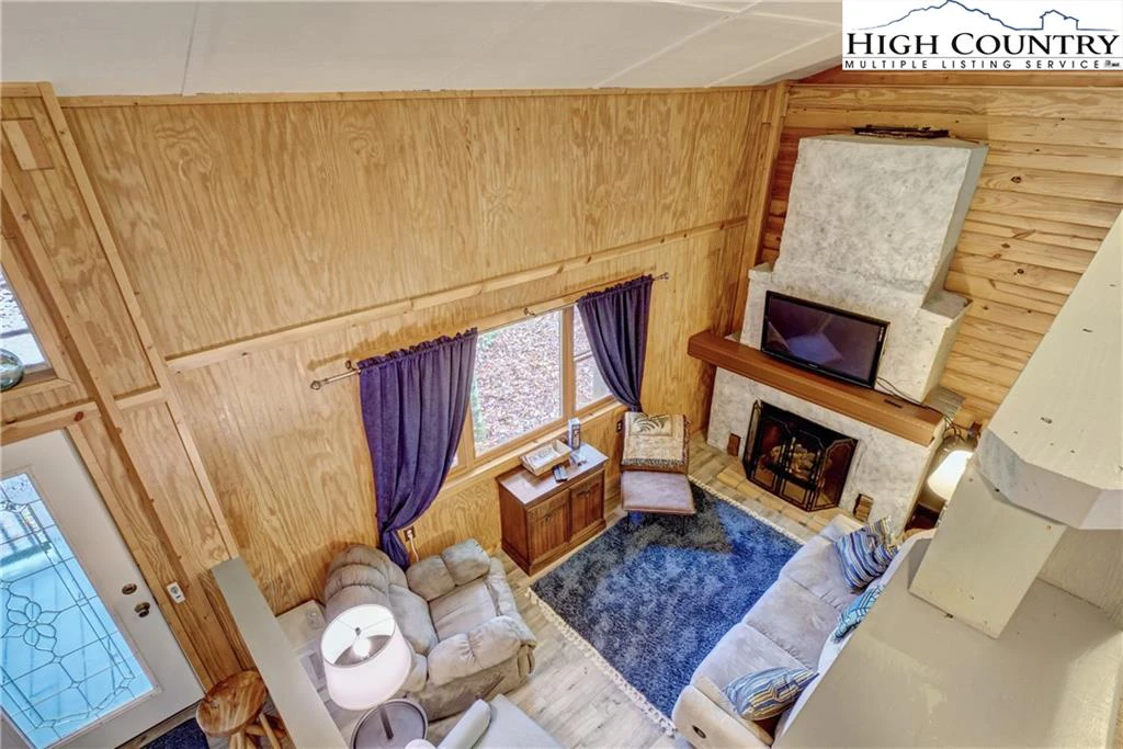 Image number 15 for the current listing