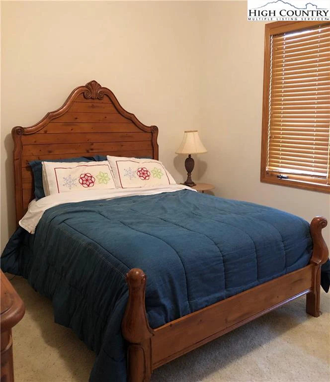 Image number 9 for the current listing
