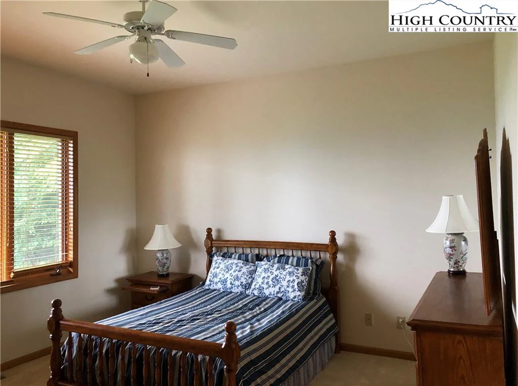 Image number 6 for the current listing