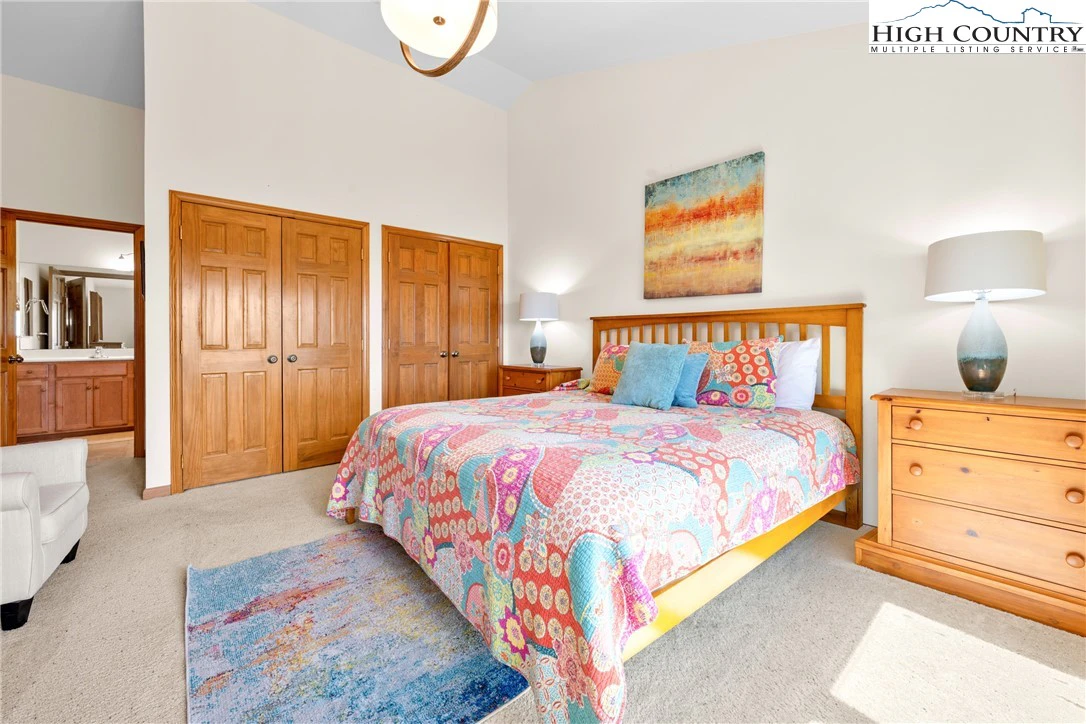 Image number 14 for the current listing