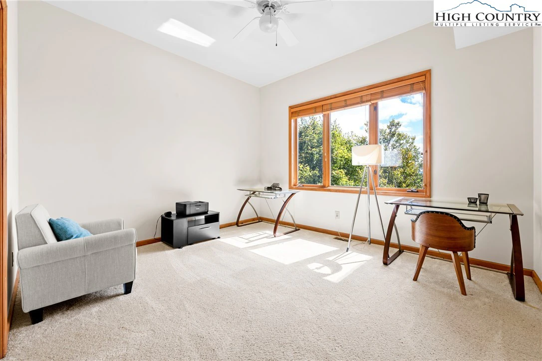 Image number 16 for the current listing