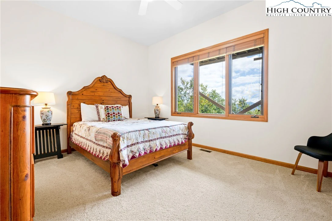 Image number 2 for the current listing