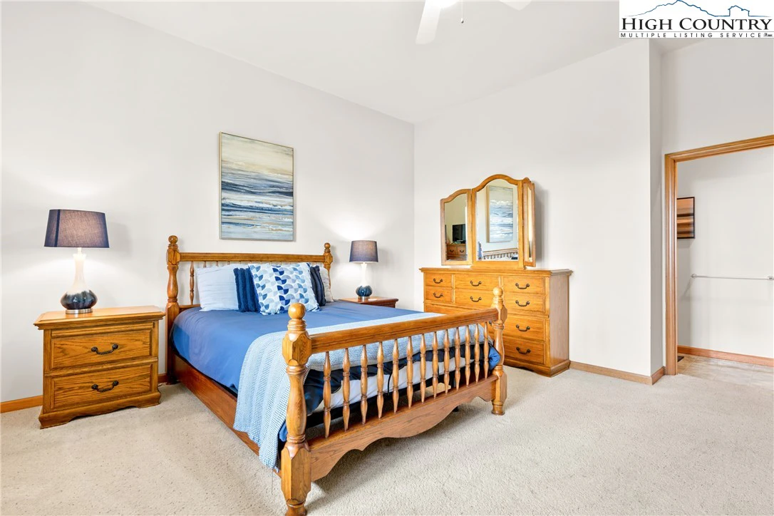Image number 12 for the current listing