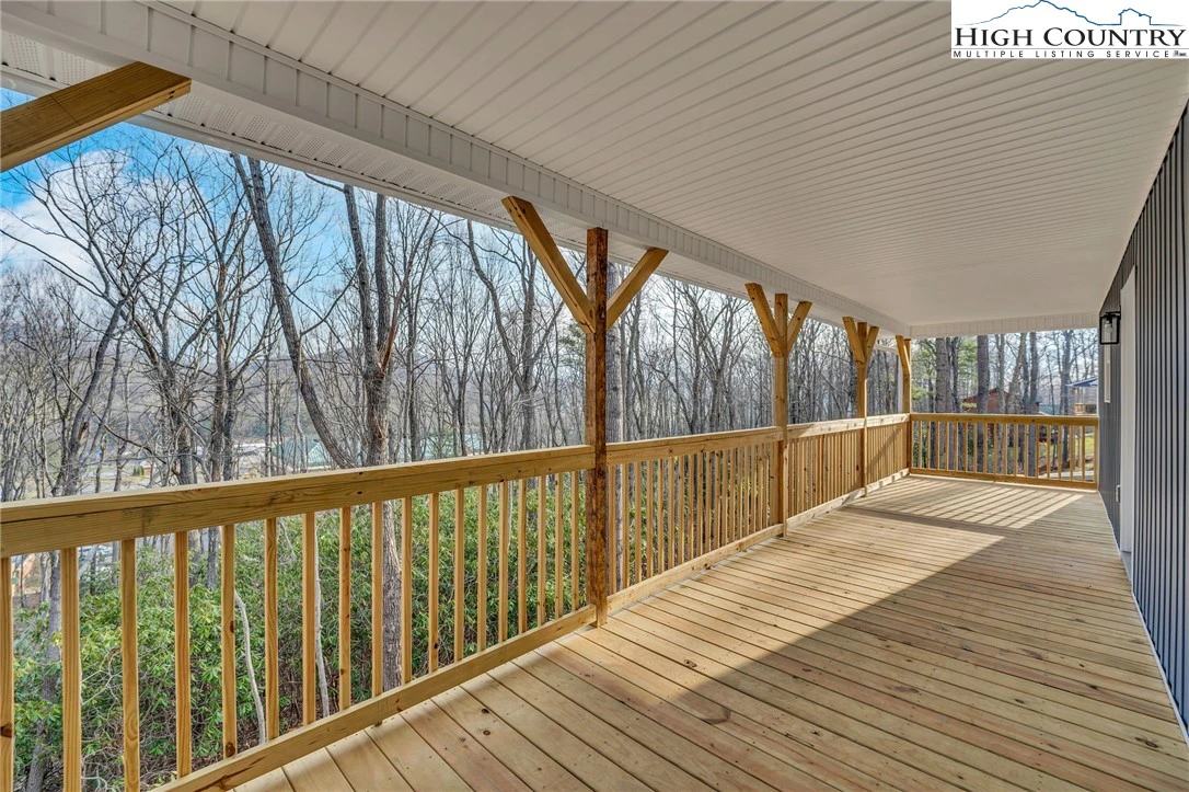 Image number 15 for the current listing