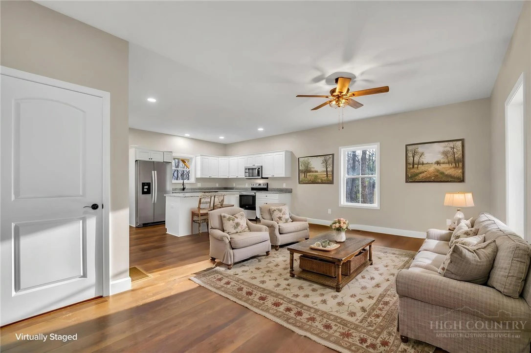 Image number 6 for the current listing