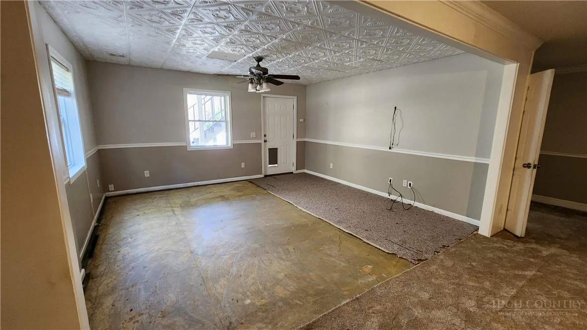 Image number 7 for the current listing