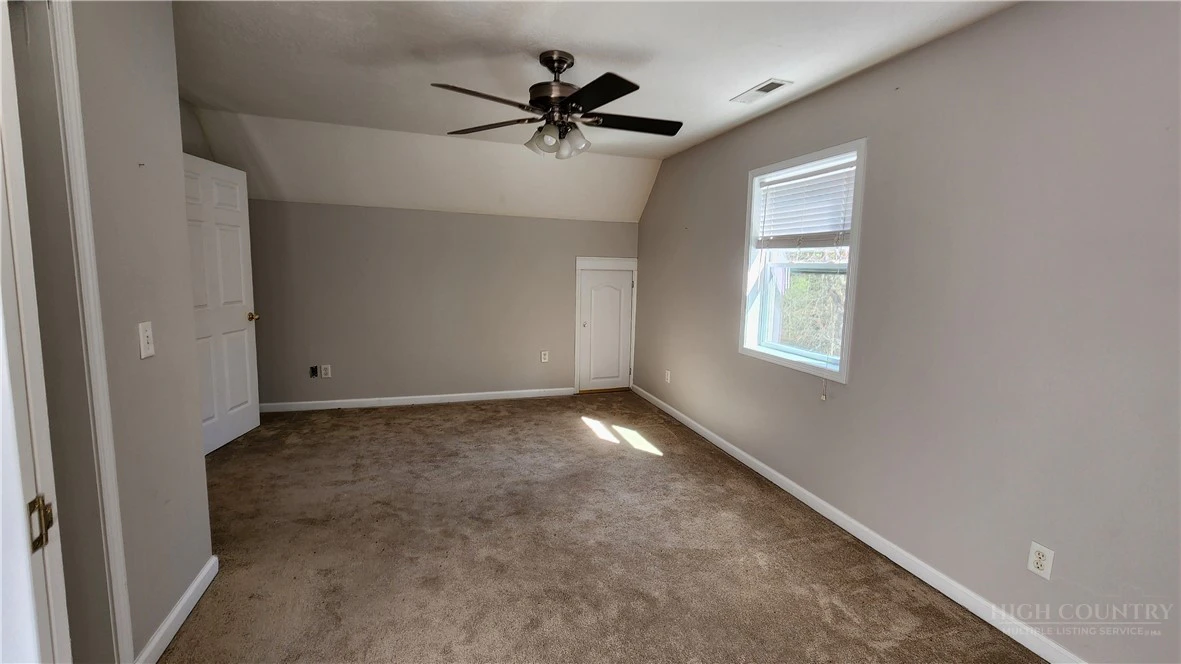 Image number 12 for the current listing