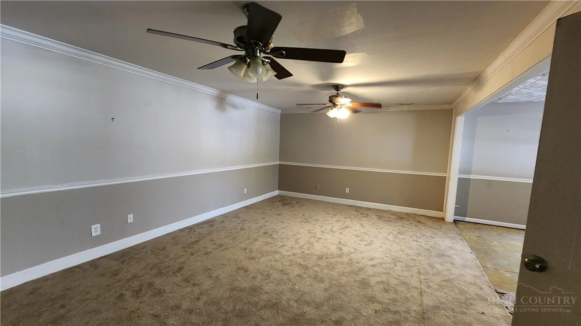Image number 6 for the current listing