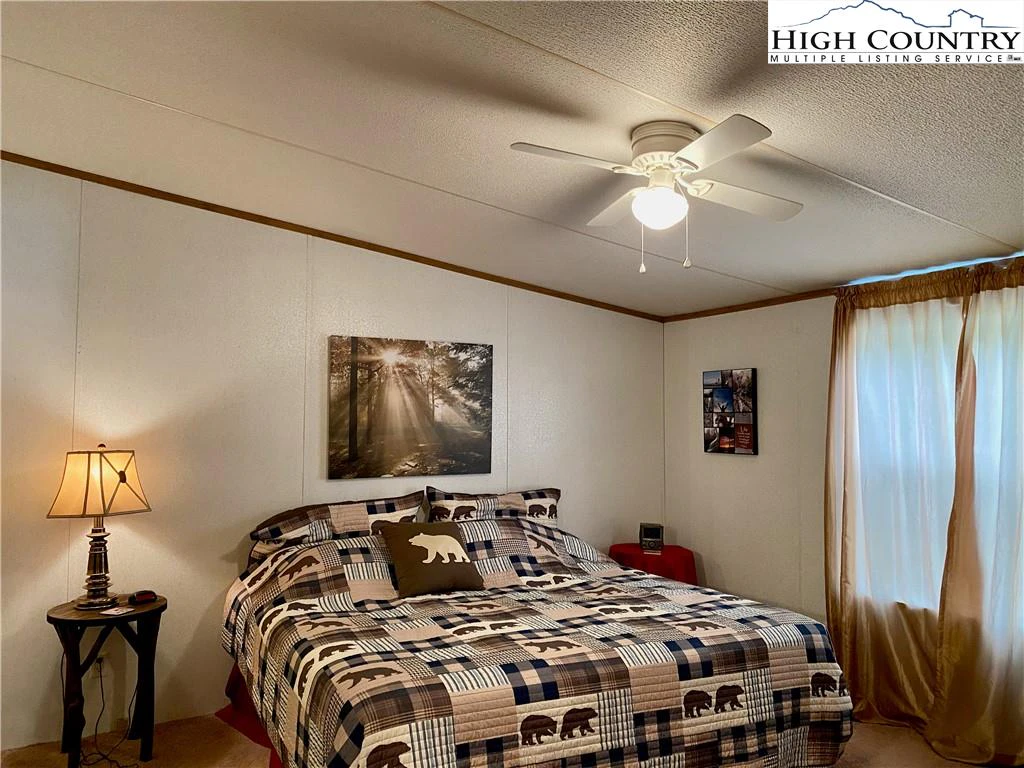 Image number 11 for the current listing