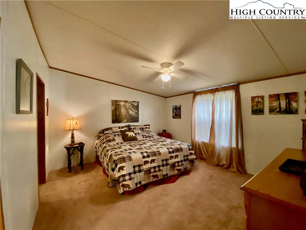 Image number 10 for the current listing