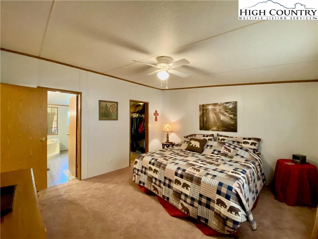 Image number 9 for the current listing