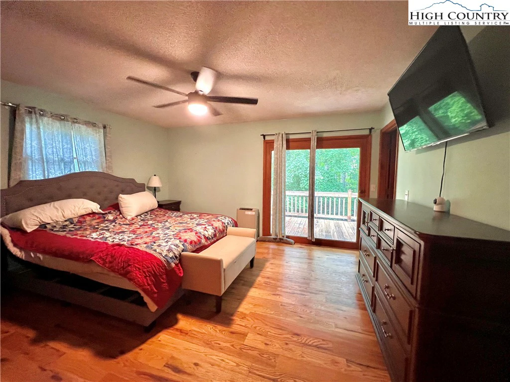 Image number 12 for the current listing