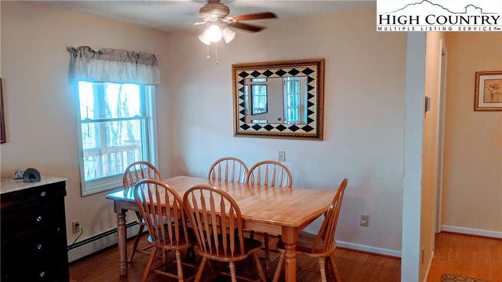 Image number 13 for the current listing