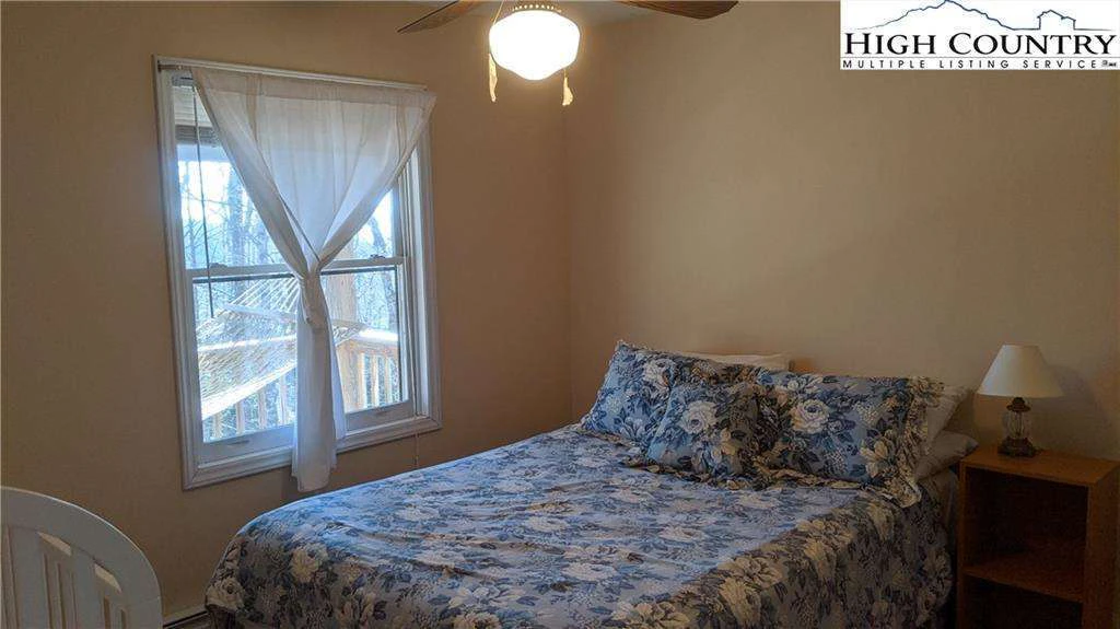Image number 12 for the current listing