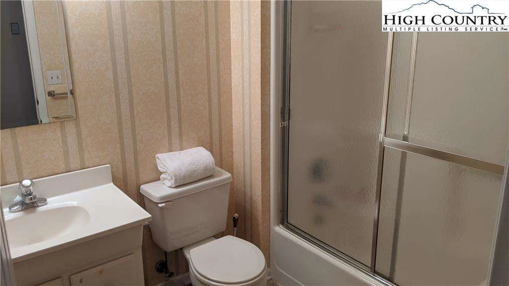 Image number 10 for the current listing