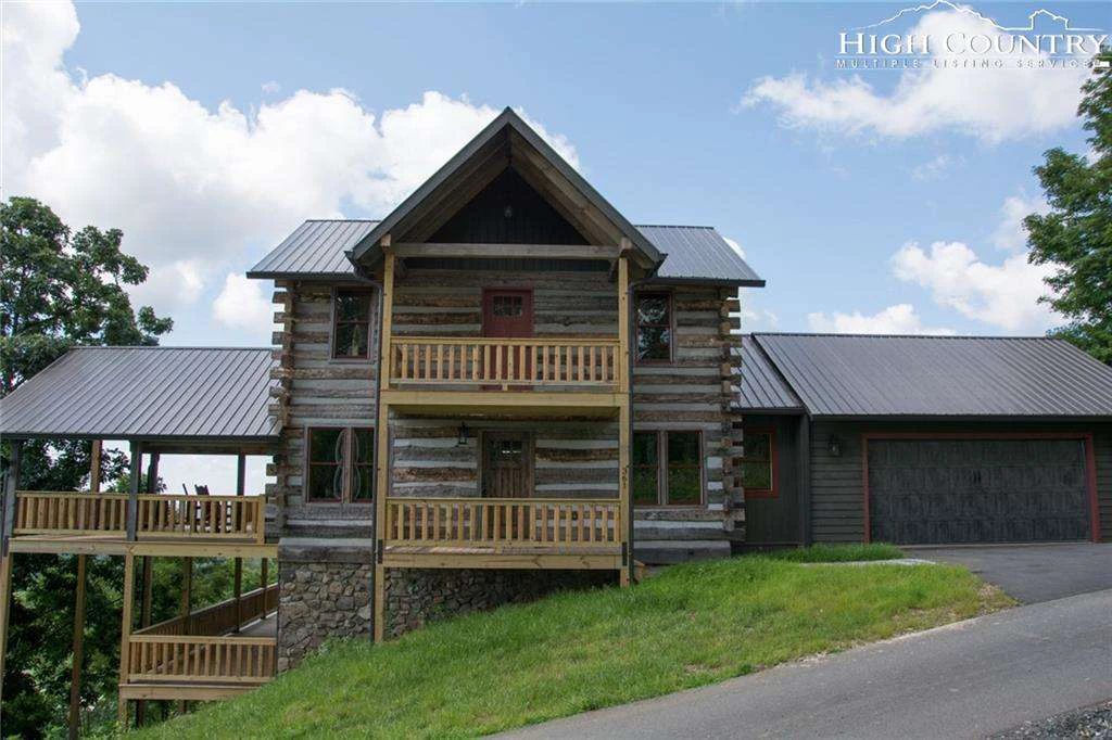 Image number 1 for the current listing