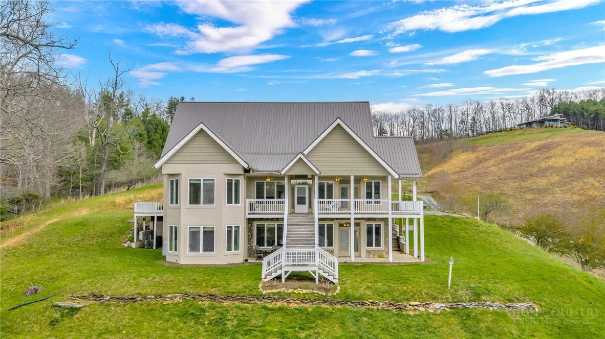 Image number 1 for the current listing