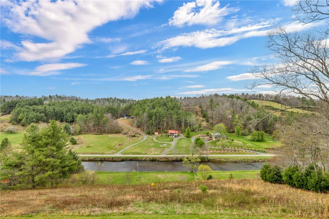 Image number 20 for the current listing