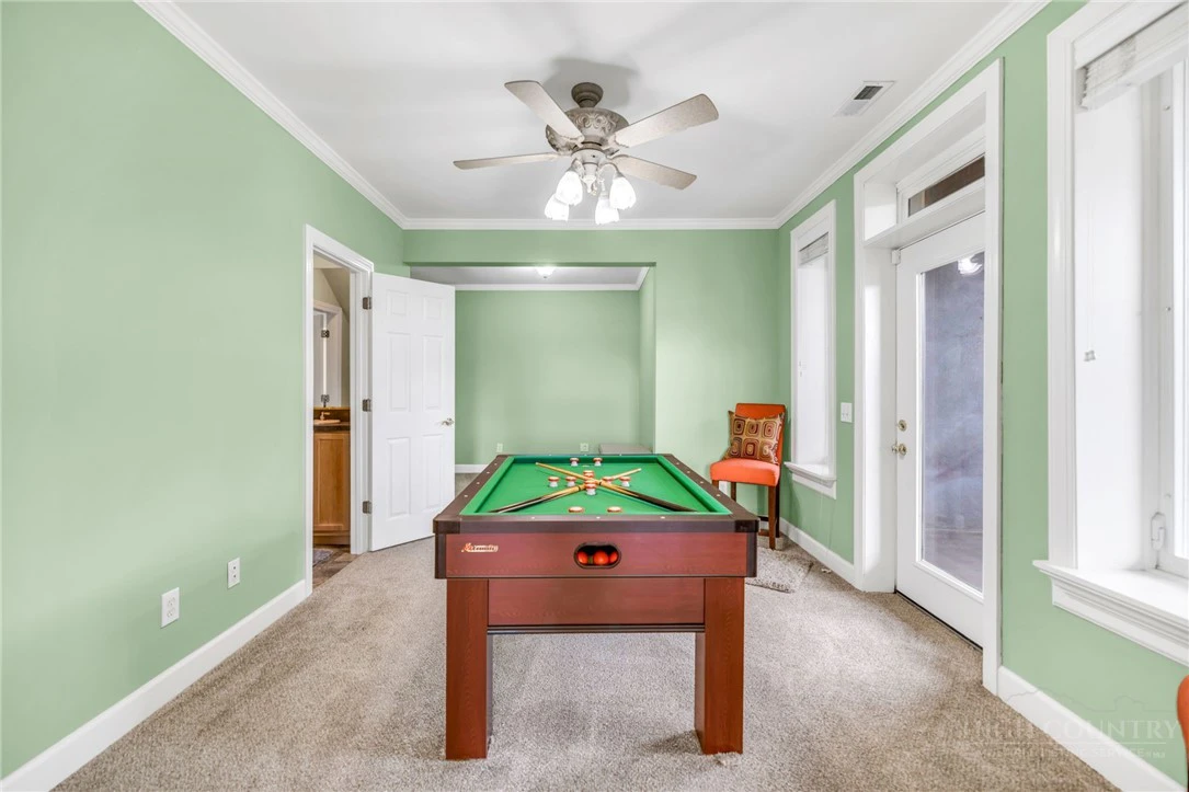Image number 15 for the current listing