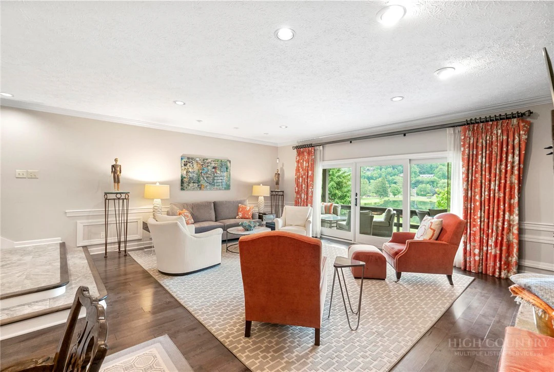 Image number 12 for the current listing