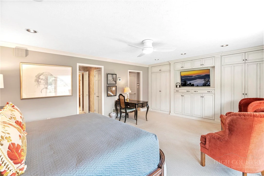 Image number 21 for the current listing