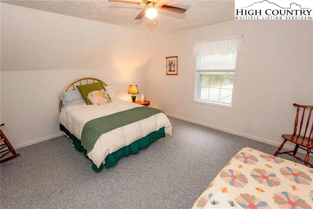 Image number 15 for the current listing