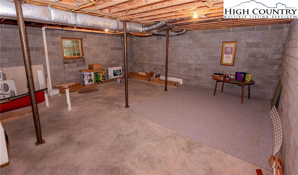 Image number 19 for the current listing