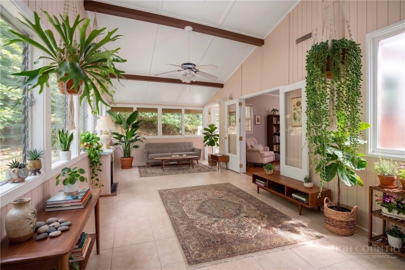 Image number 19 for the current listing