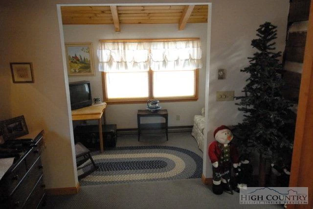 Image number 3 for the current listing