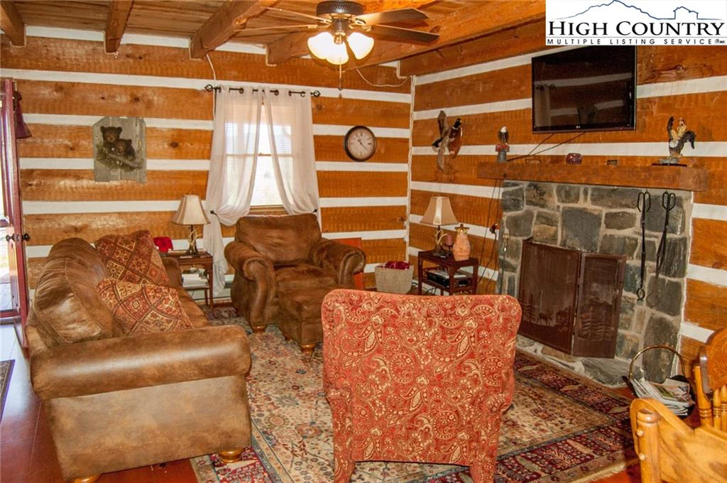 Image number 13 for the current listing