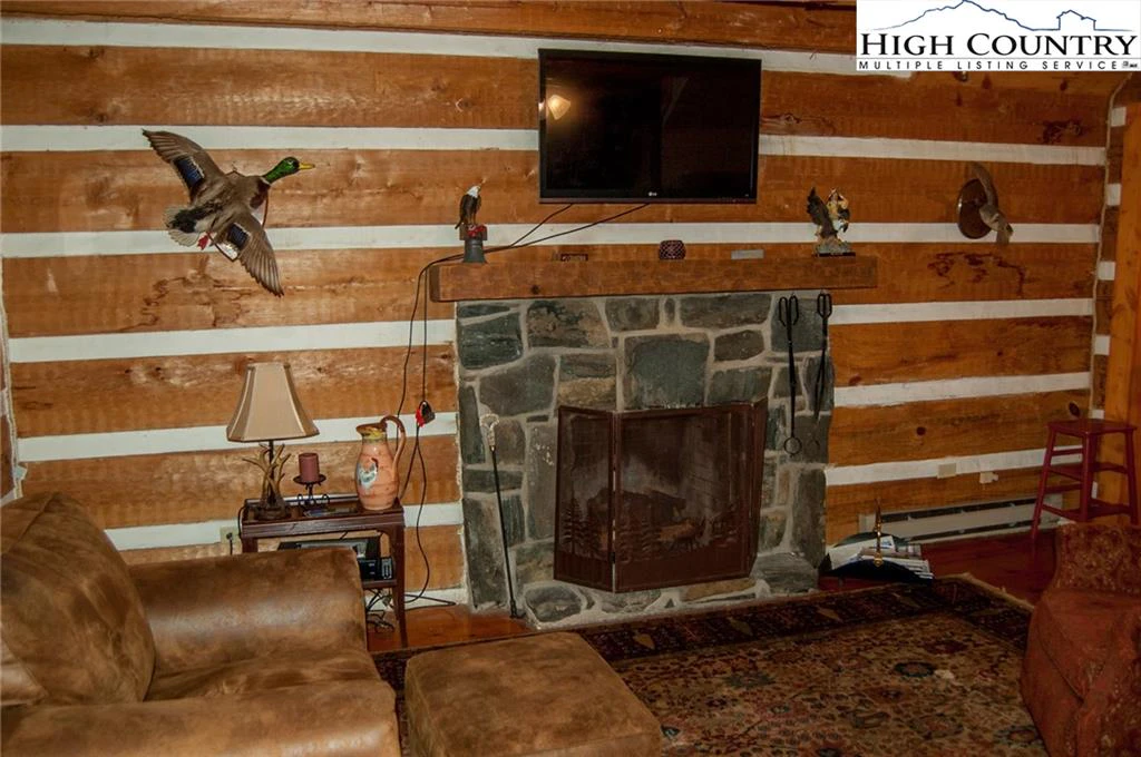 Image number 12 for the current listing