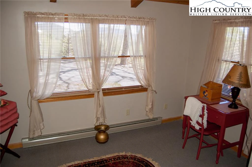 Image number 10 for the current listing