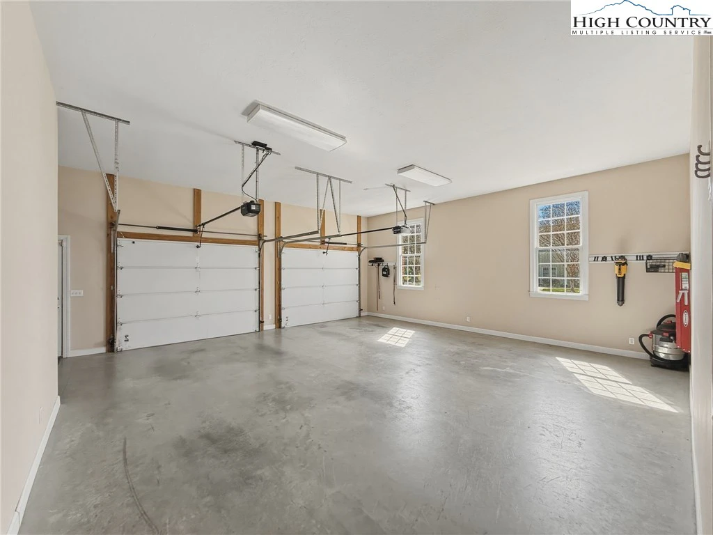 Image number 10 for the current listing