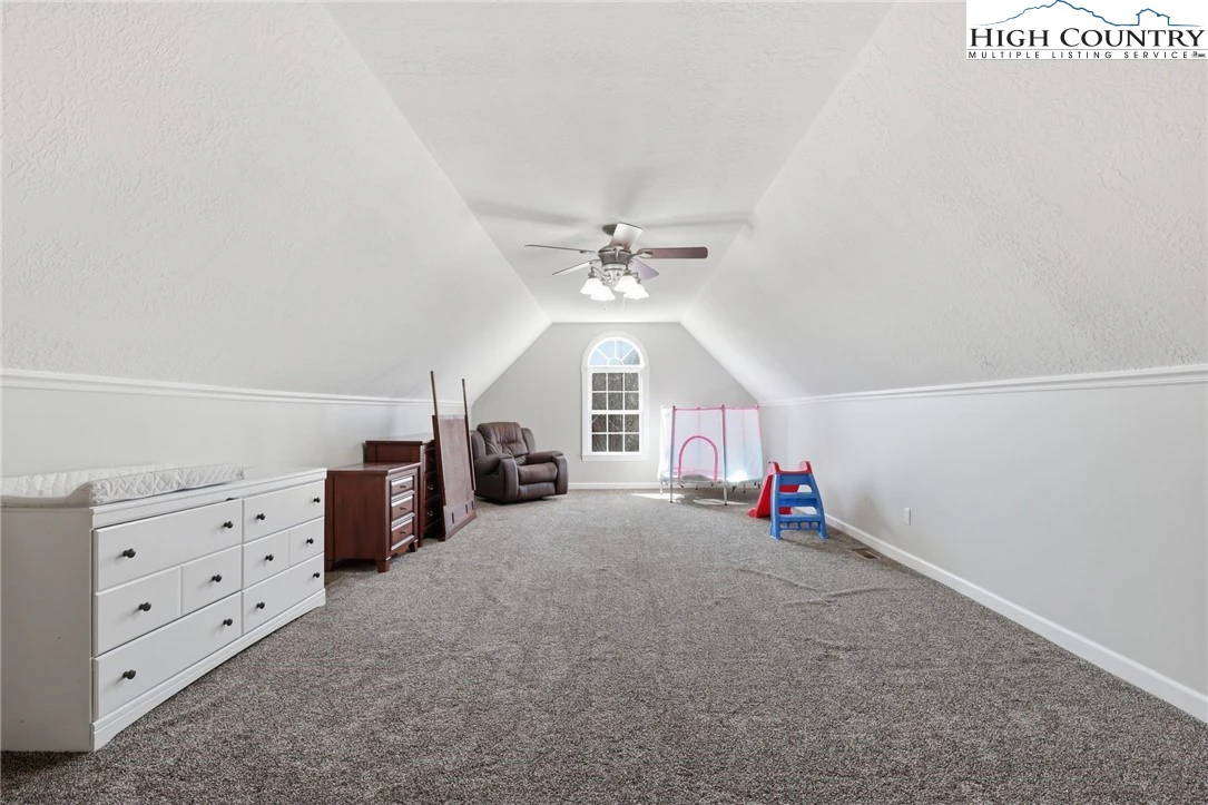 Image number 16 for the current listing