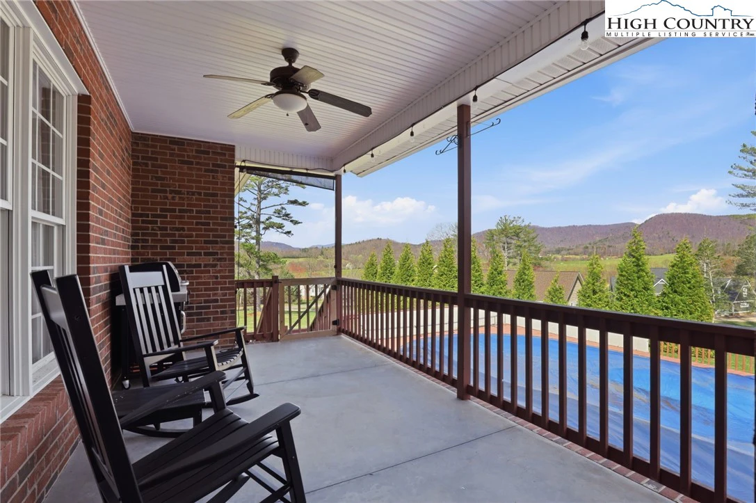 Image number 9 for the current listing