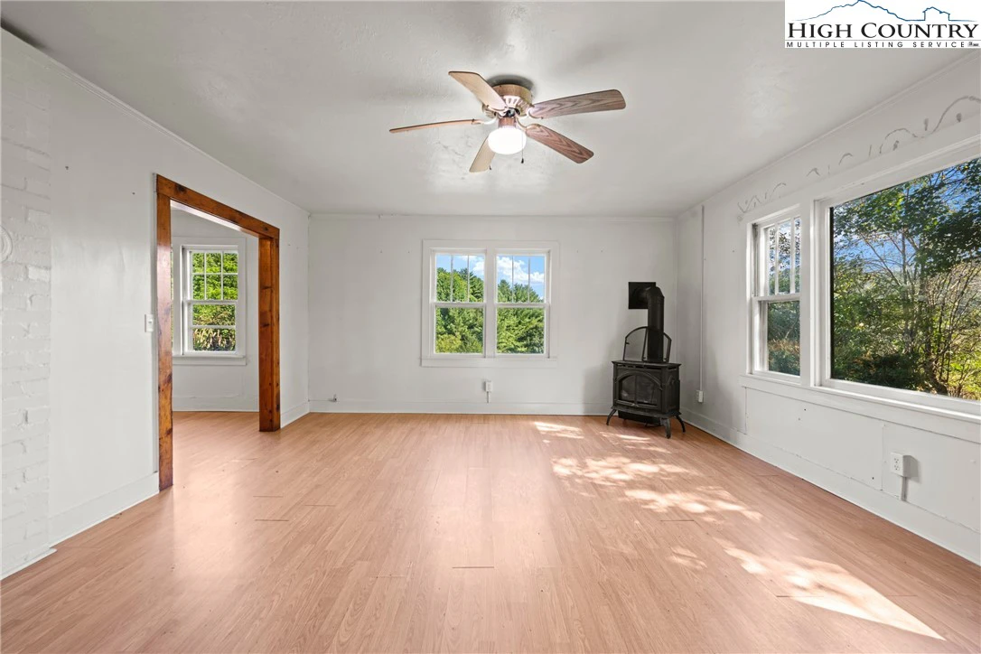 Image number 10 for the current listing