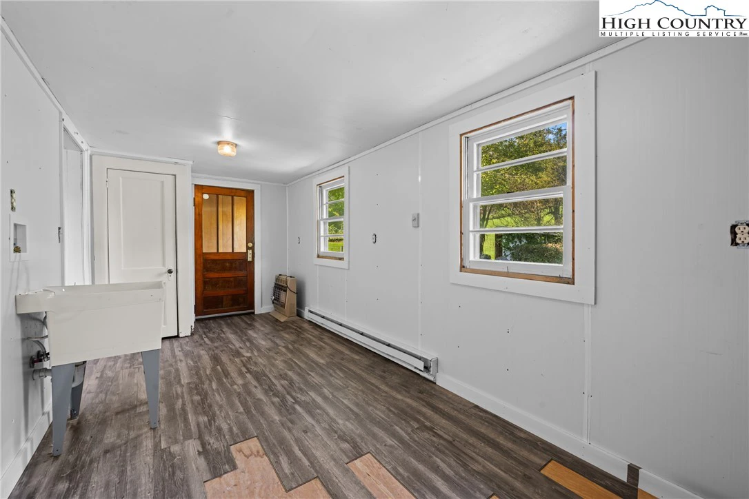 Image number 12 for the current listing