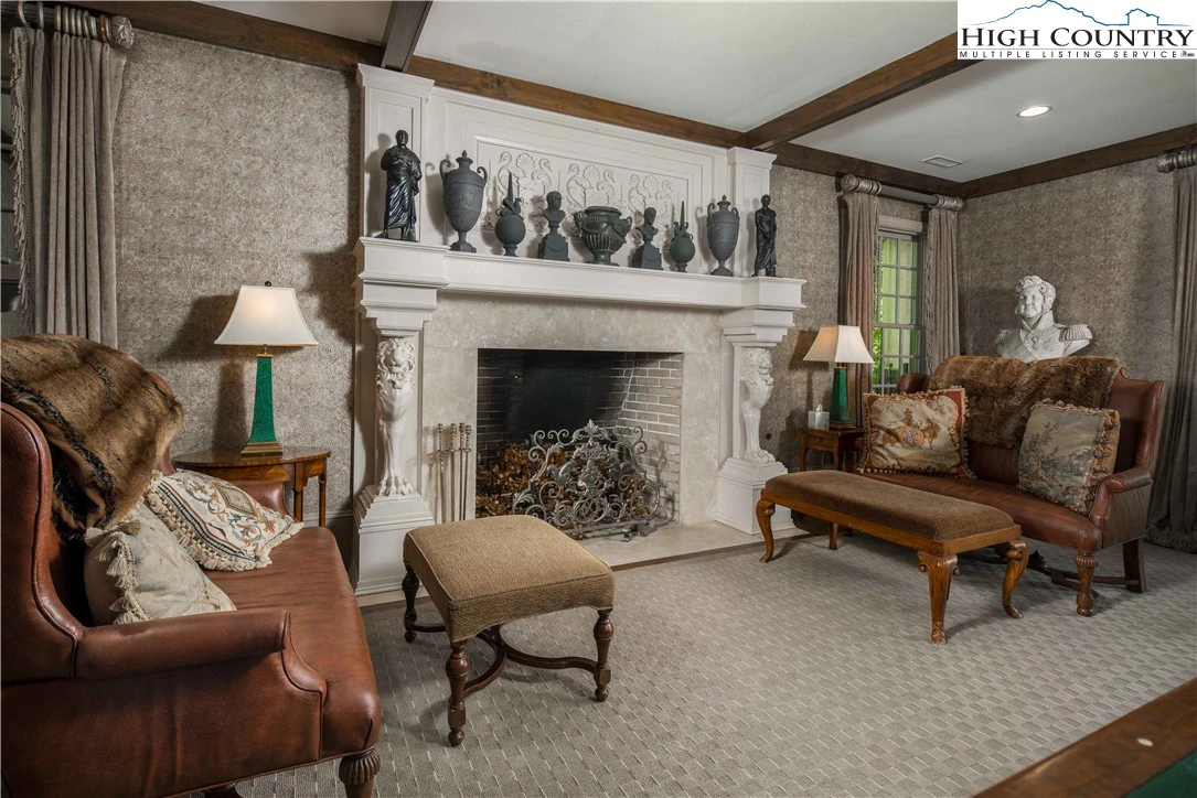 Image number 2 for the current listing