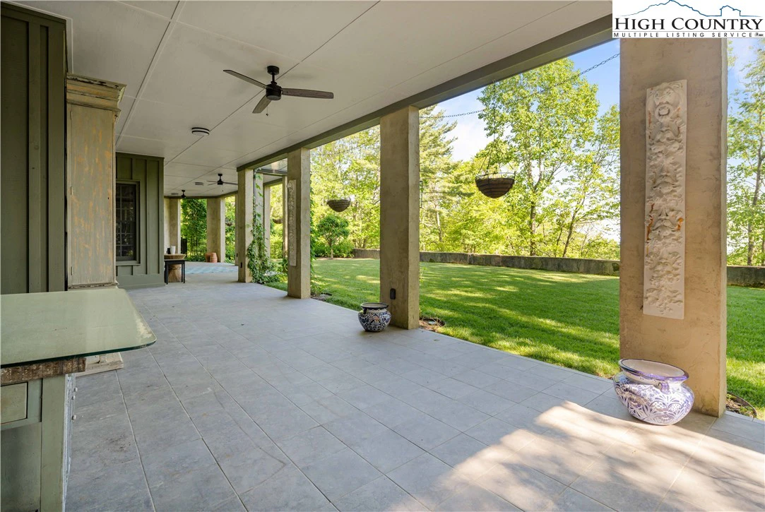 Image number 18 for the current listing