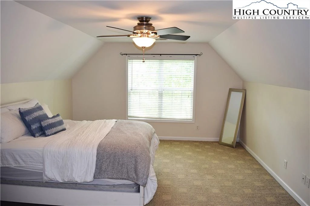 Image number 6 for the current listing