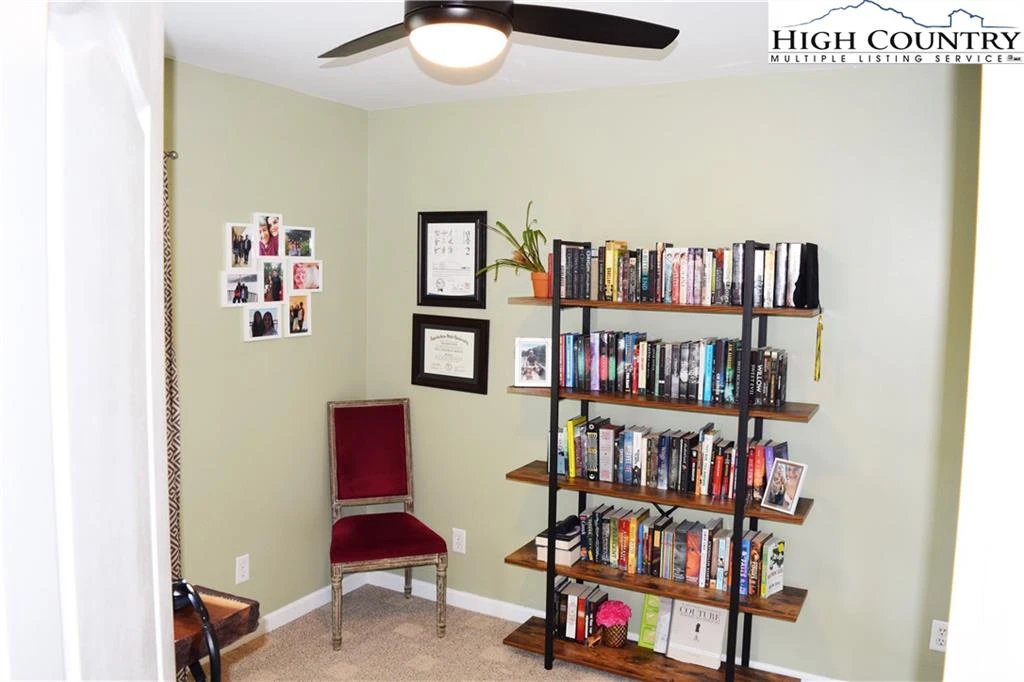 Image number 9 for the current listing