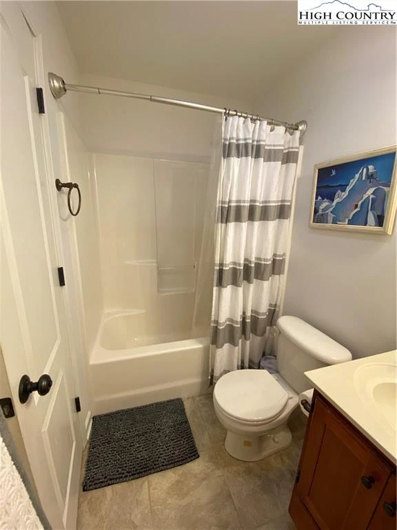 Image number 2 for the current listing