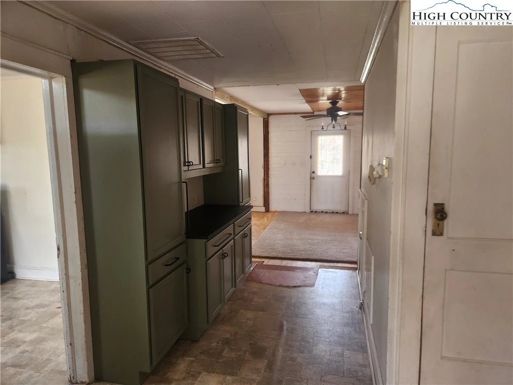 Image number 4 for the current listing