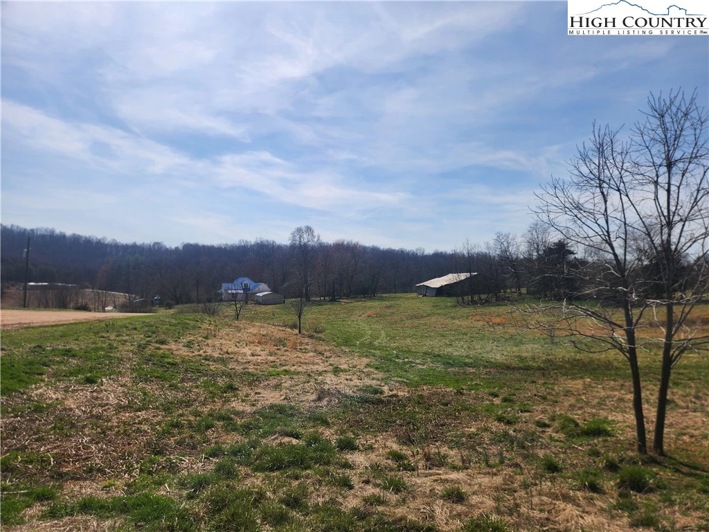Image number 18 for the current listing