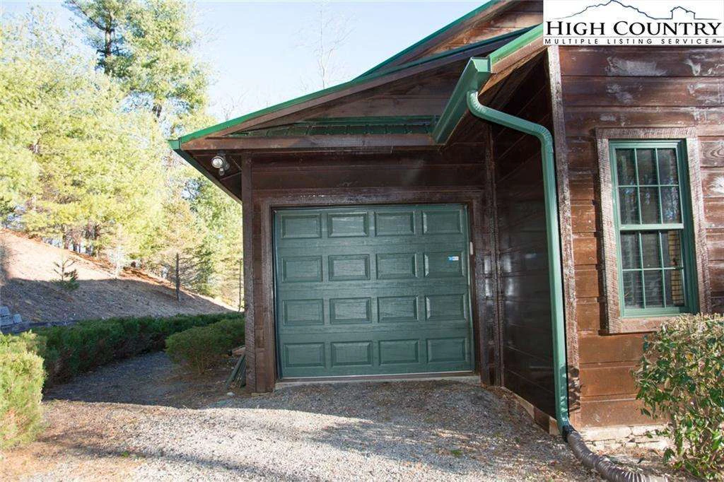 Image number 8 for the current listing